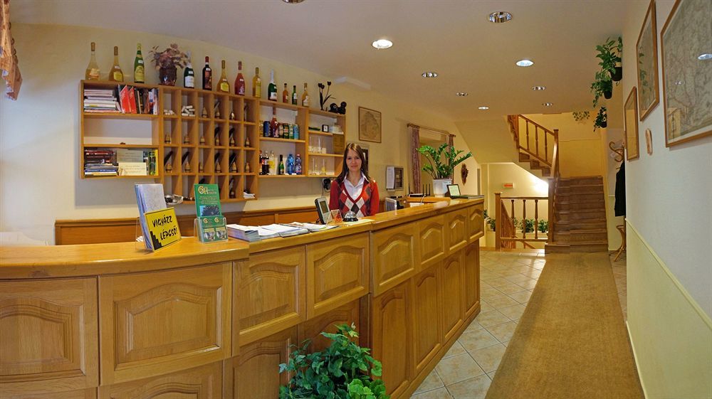 Corvin Hotel Дьёр Экстерьер фото