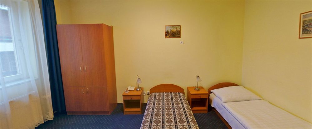 Corvin Hotel Дьёр Экстерьер фото
