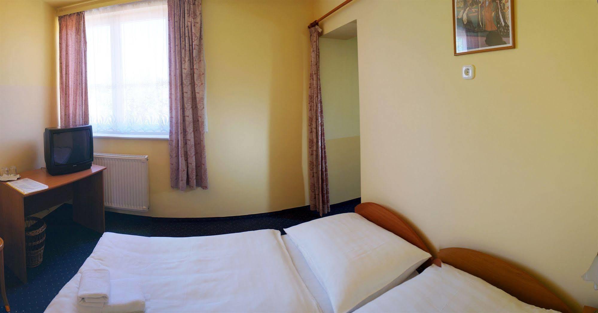 Corvin Hotel Дьёр Экстерьер фото