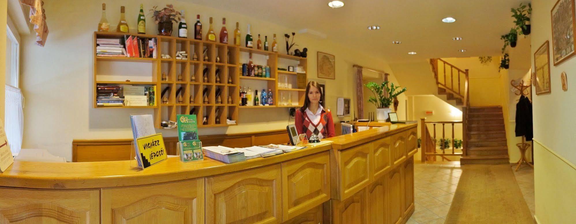 Corvin Hotel Дьёр Экстерьер фото